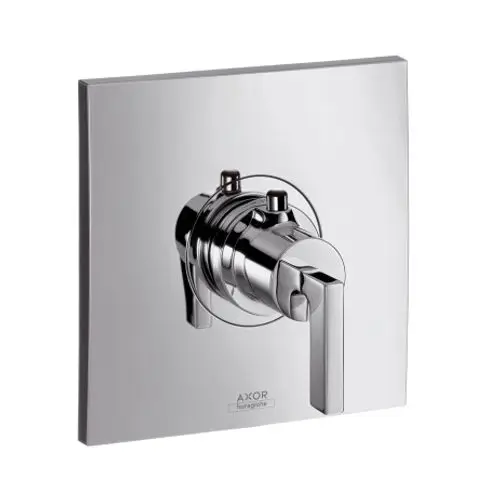Chromfarbener Unterputz-Wasserhahn mit Hebelgriff von AXOR, montiert auf quadratischer Plattenoberfläche. Simplistisches Design, geeignet für moderne Badezimmer.
